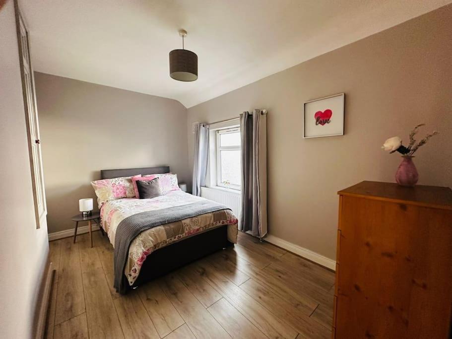 Gaeltacht Quarter Cosy Home Belfast Exterior foto