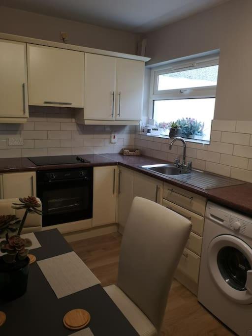 Gaeltacht Quarter Cosy Home Belfast Exterior foto